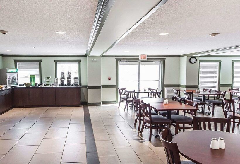 Velora Hinton, Ascend Hotel Collection