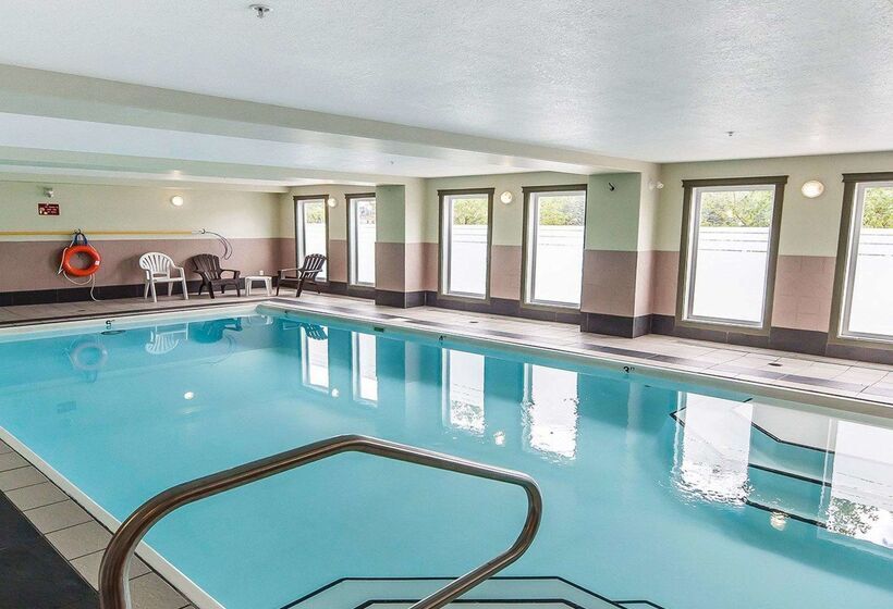 Velora Hinton, Ascend Hotel Collection