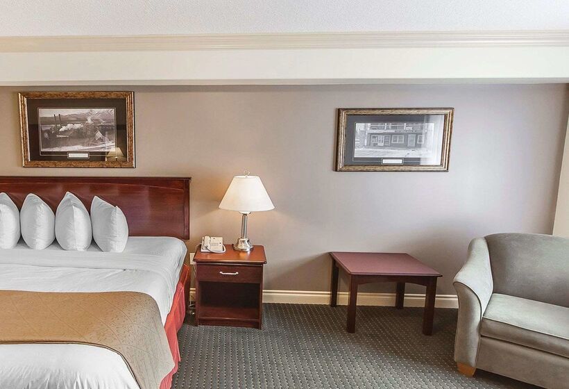 Velora Hinton, Ascend Hotel Collection