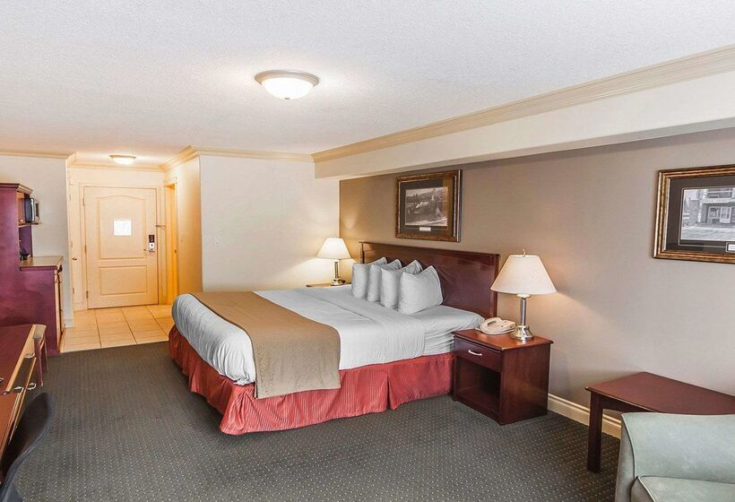 Velora Hinton, Ascend Hotel Collection