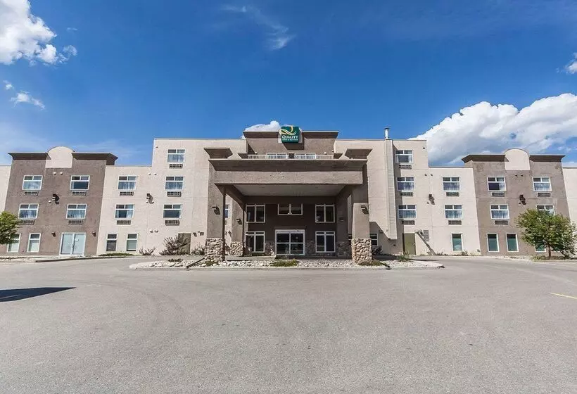 Velora Hinton, Ascend Hotel Collection