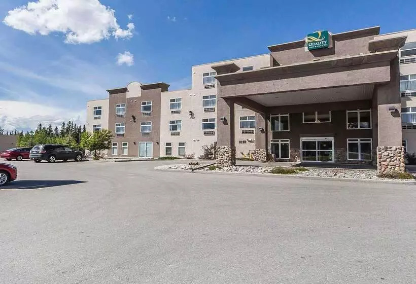 Velora Hinton, Ascend Hotel Collection