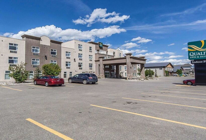 Velora Hinton, Ascend Hotel Collection