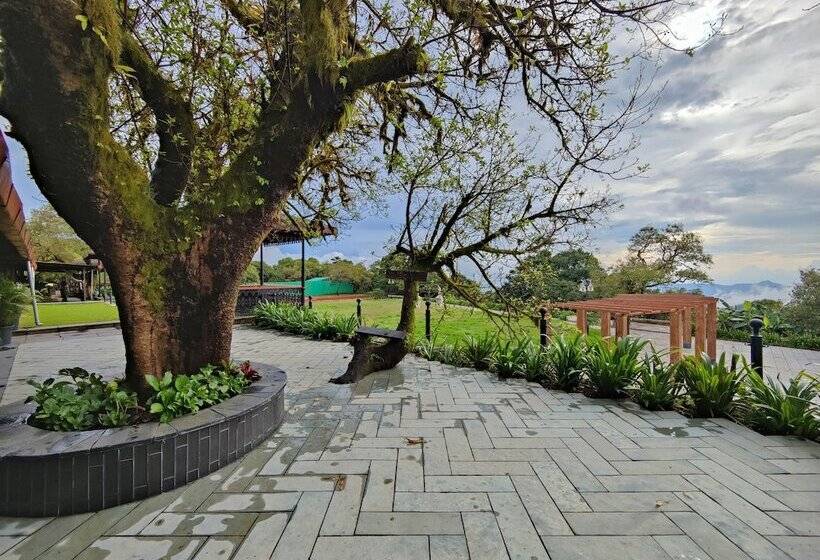 هتل Regenta Mpg Club