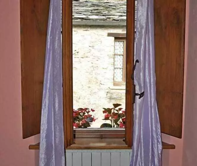 בית מלון כפרי Borgo Isola Santa