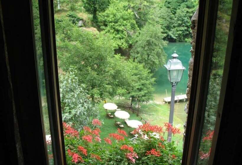 בית מלון כפרי Borgo Isola Santa