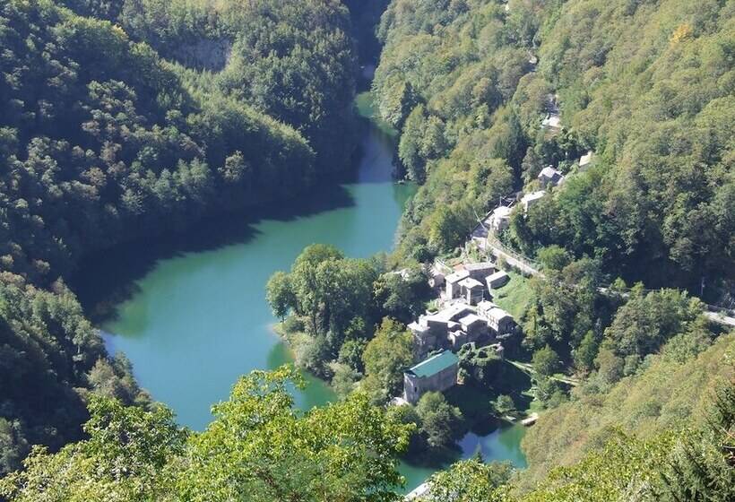 בית מלון כפרי Borgo Isola Santa