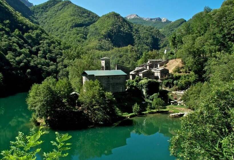 בית מלון כפרי Borgo Isola Santa