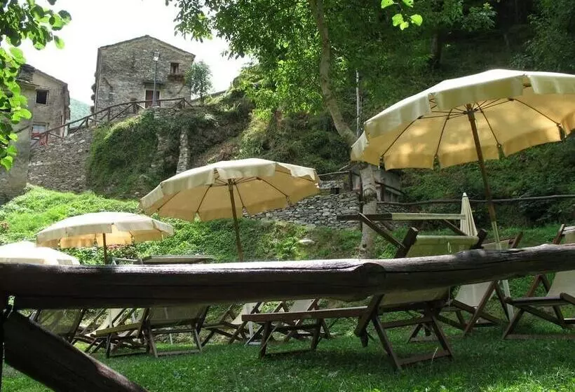 בית מלון כפרי Borgo Isola Santa