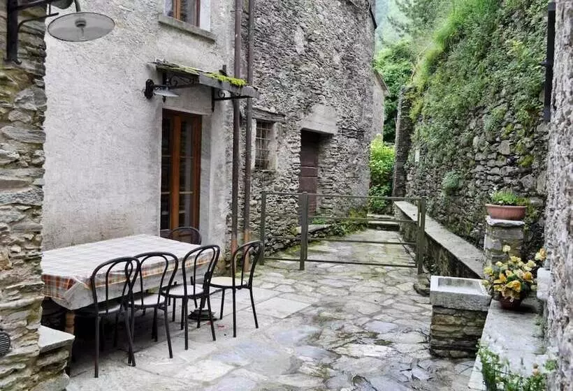 בית מלון כפרי Borgo Isola Santa