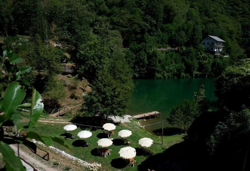 בית מלון כפרי Borgo Isola Santa