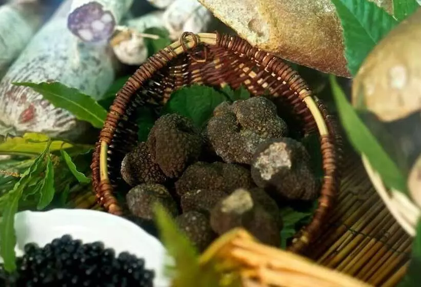 בית מלון כפרי Borgo Isola Santa