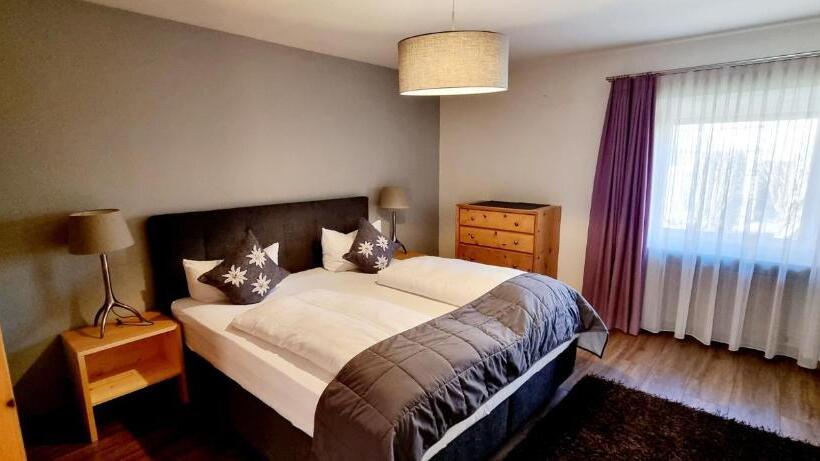 田舎風ホテル Goldene Rose