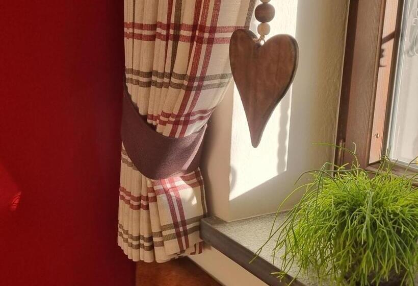 田舎風ホテル Goldene Rose