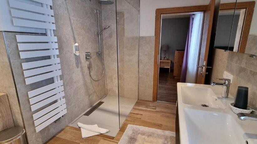 田舎風ホテル Goldene Rose