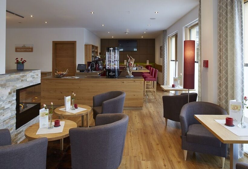 田舎風ホテル Goldene Rose