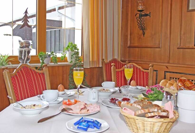 田舎風ホテル Goldene Rose