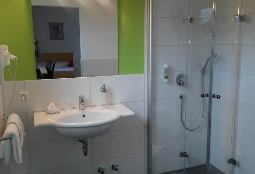 田舎風ホテル Goldene Rose