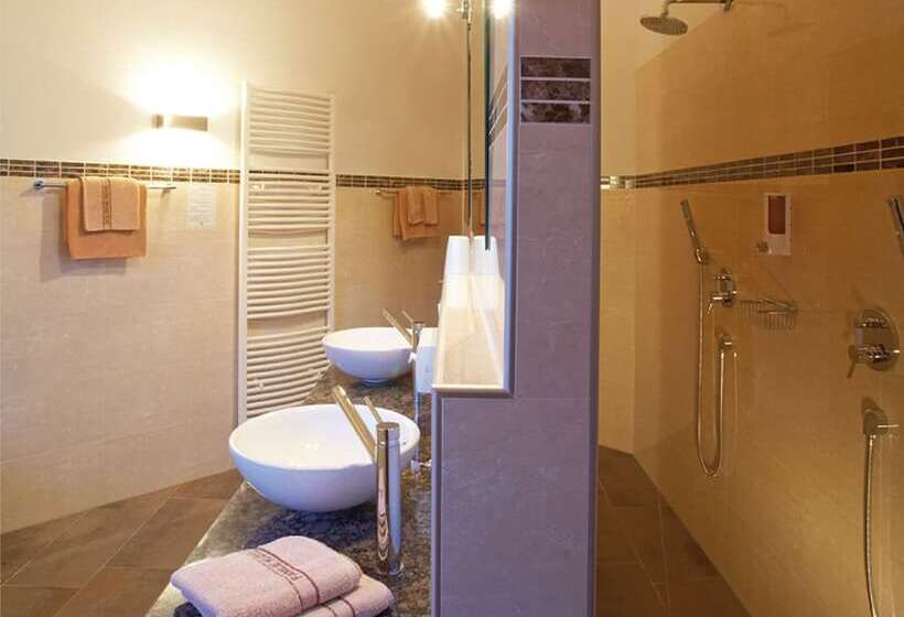 田舎風ホテル Goldene Rose