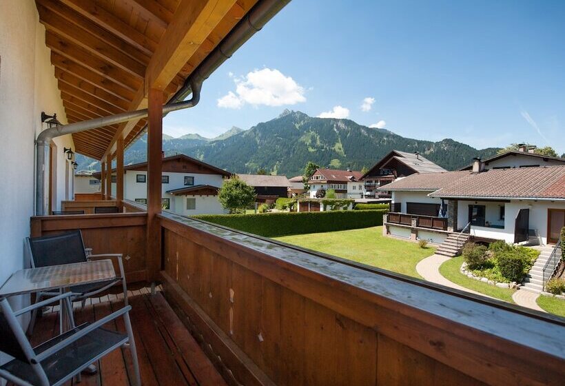 田舎風ホテル Goldene Rose