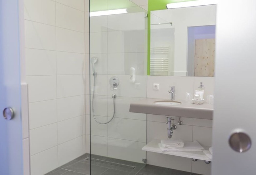 田舎風ホテル Goldene Rose