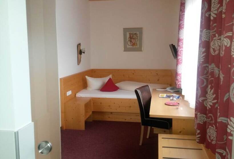 田舎風ホテル Goldene Rose