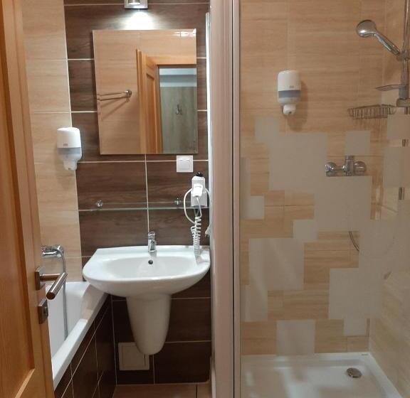 בית מלון כפרי Toliar