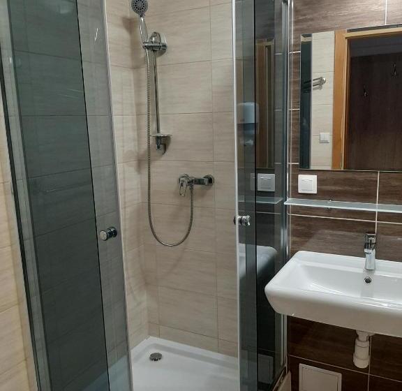 בית מלון כפרי Toliar