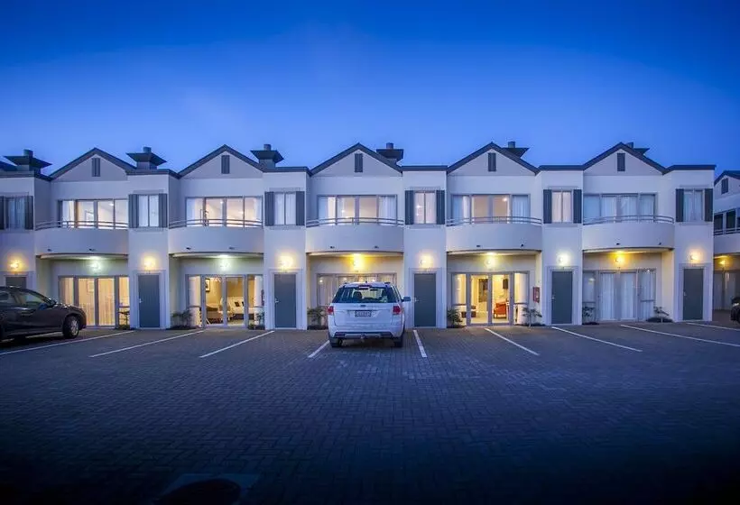 مُتل Cornwall Motor Lodge