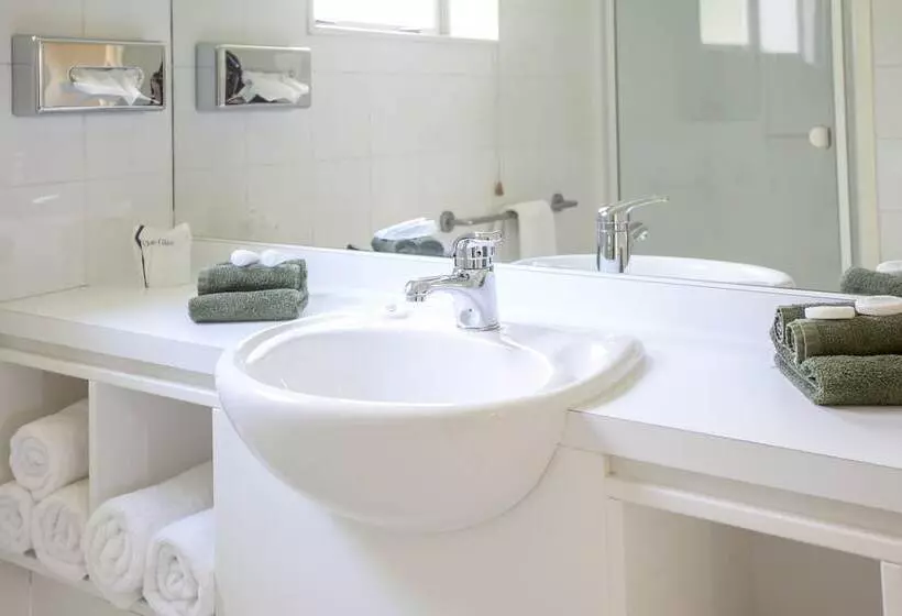 مُتل Cornwall Motor Lodge