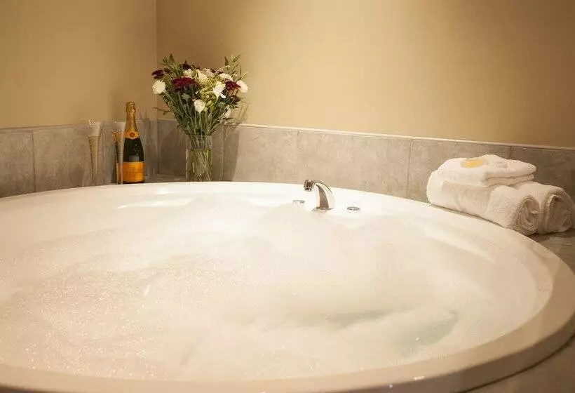 مُتل Cornwall Motor Lodge