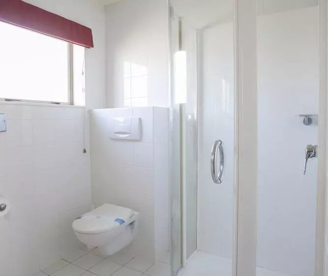 مُتل Cornwall Motor Lodge