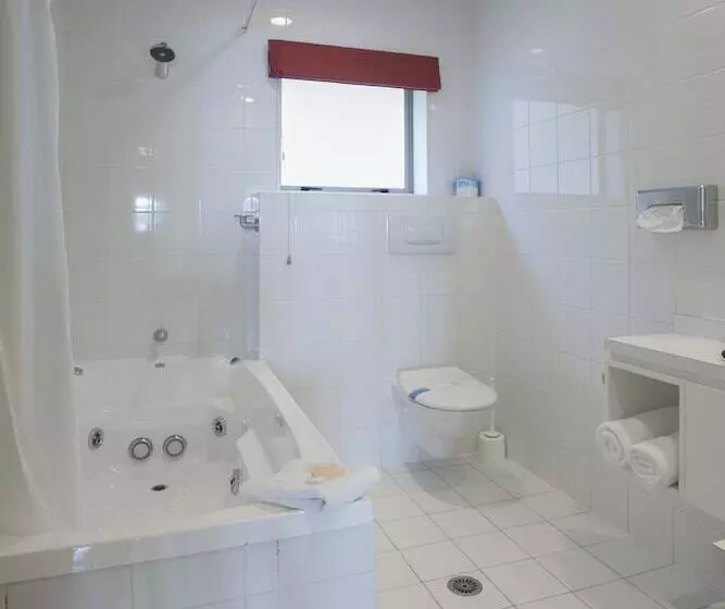 مُتل Cornwall Motor Lodge