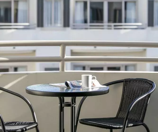 مُتل Cornwall Motor Lodge