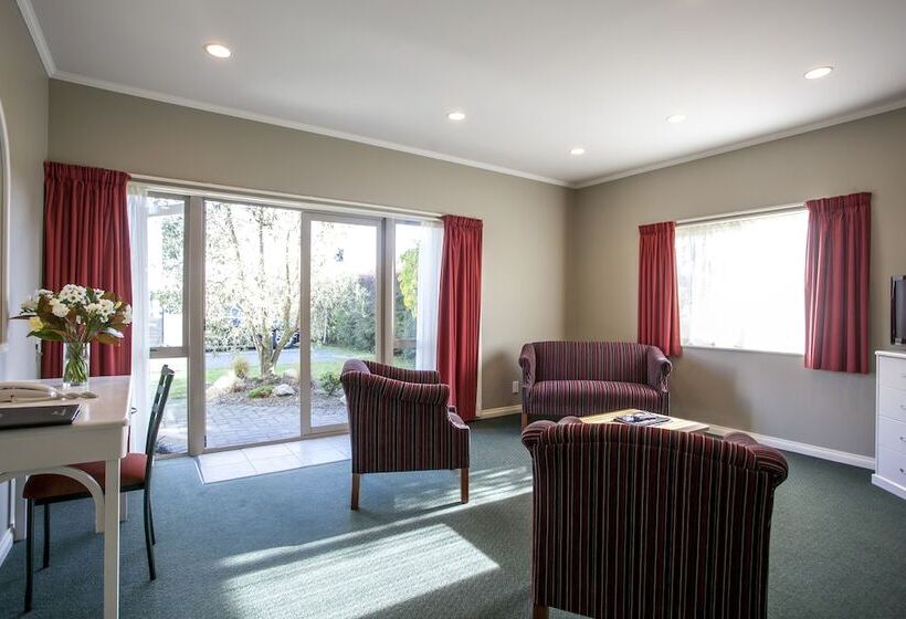 Мотель Cornwall Motor Lodge