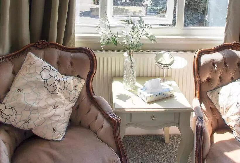 Pension Leaded Light Guest House