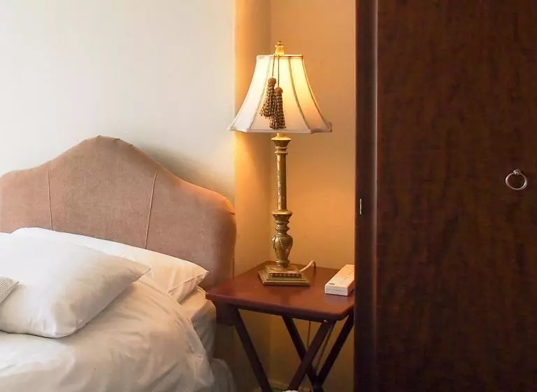 Pension Leaded Light Guest House