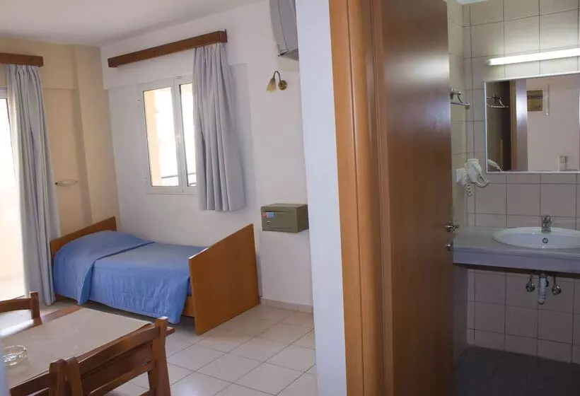 Sunshine Studios & Apartments