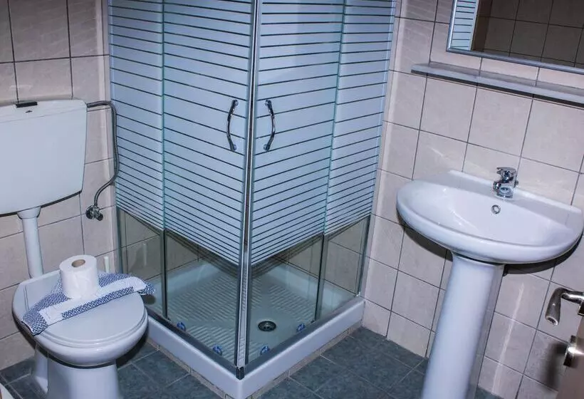 Sunshine Studios & Apartments