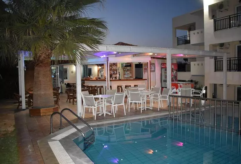 Sunshine Studios & Apartments