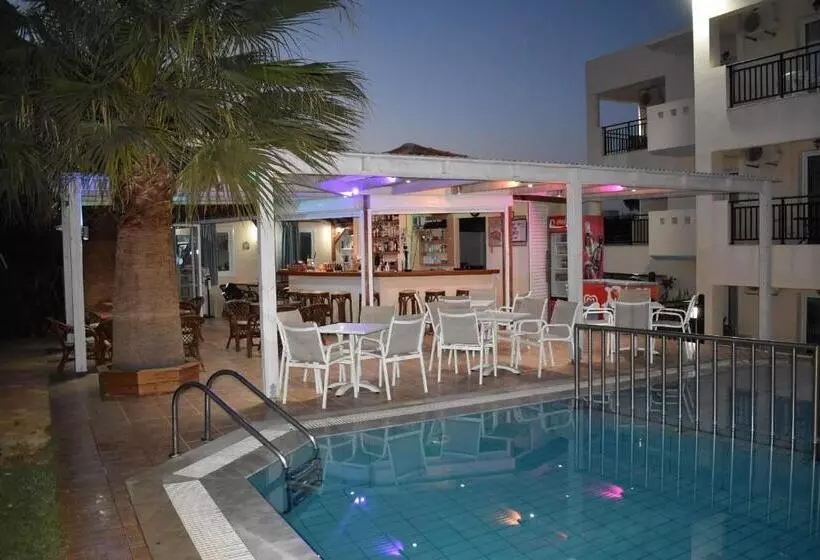 Sunshine Studios & Apartments