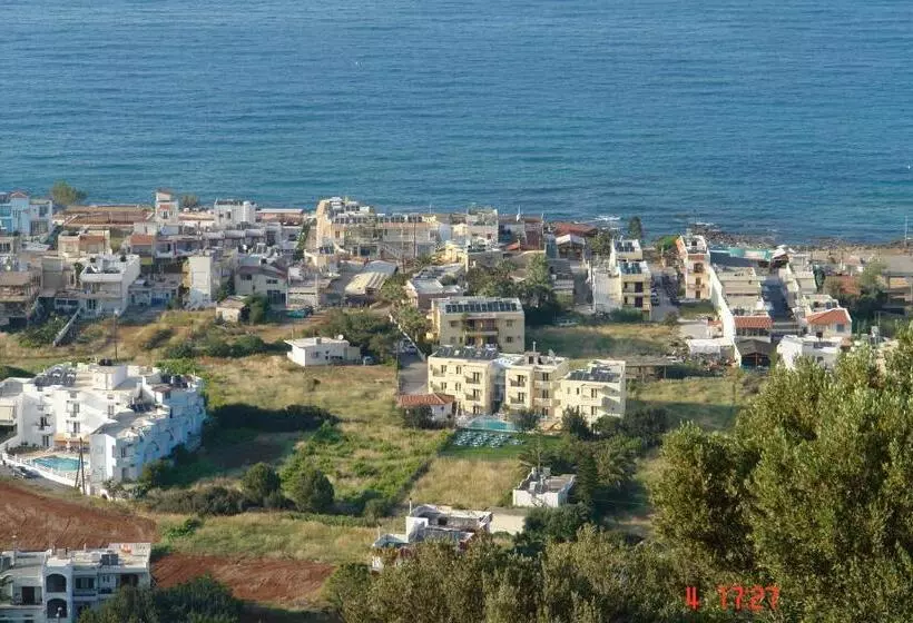 Sunshine Studios & Apartments