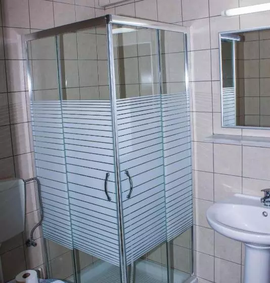 Sunshine Studios & Apartments