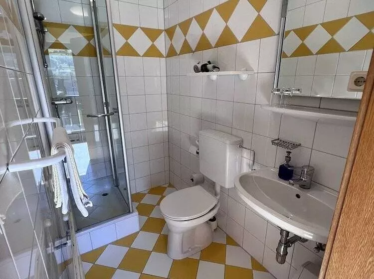 ホテル Pension Lambrecht