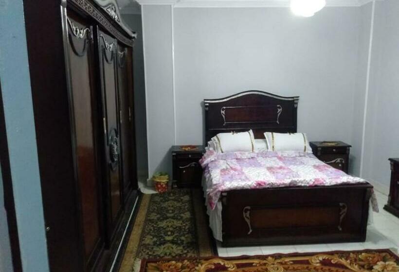 پانسیون جولدن بيراميدز جيست هاوس