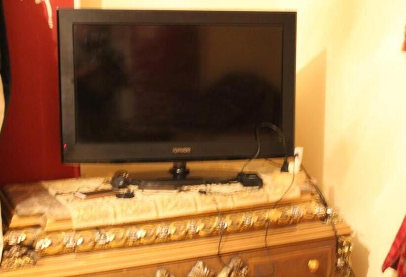 پانسیون جولدن بيراميدز جيست هاوس