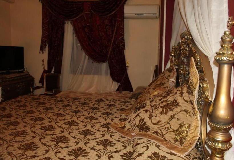 پانسیون جولدن بيراميدز جيست هاوس