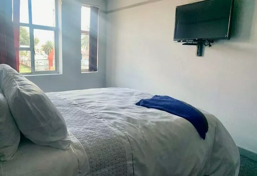 Retkeilymaja Stay Inn Lodge Randfontein