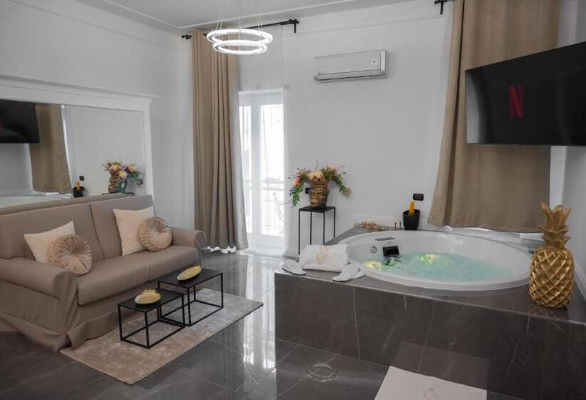 تختخواب و صبحانه Nm Luxury Suites