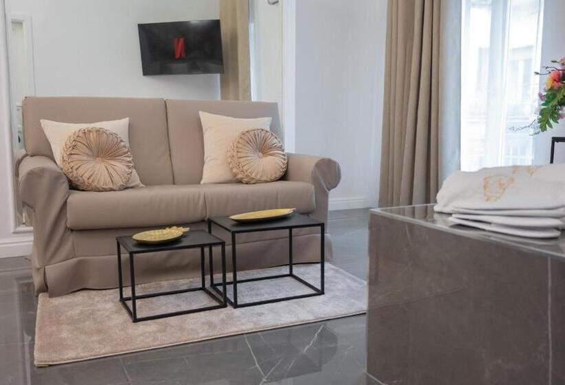 تختخواب و صبحانه Nm Luxury Suites